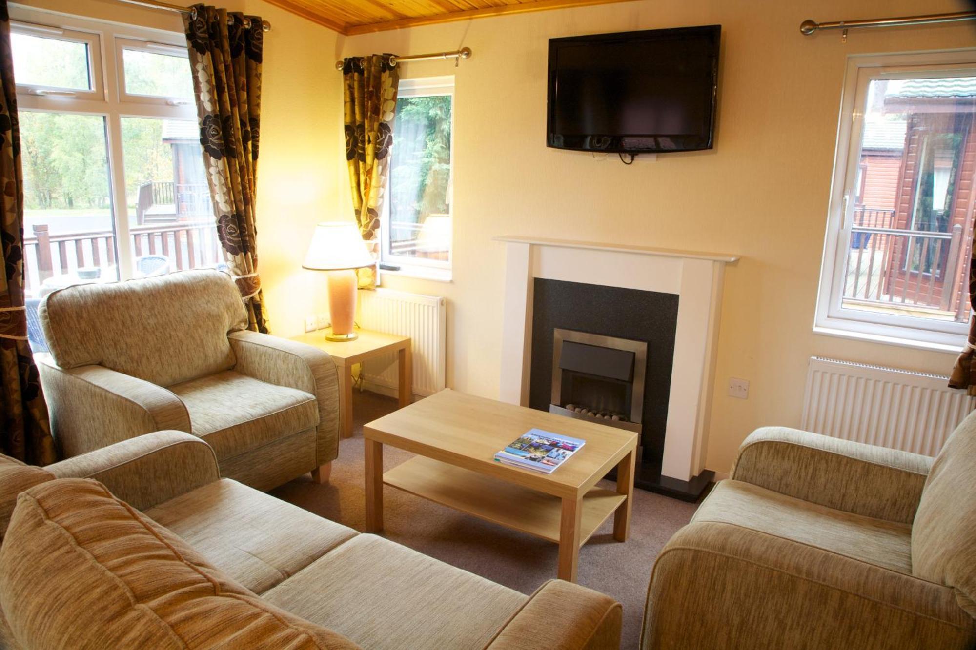 Loch Kinord Hotel Dinnet Room photo