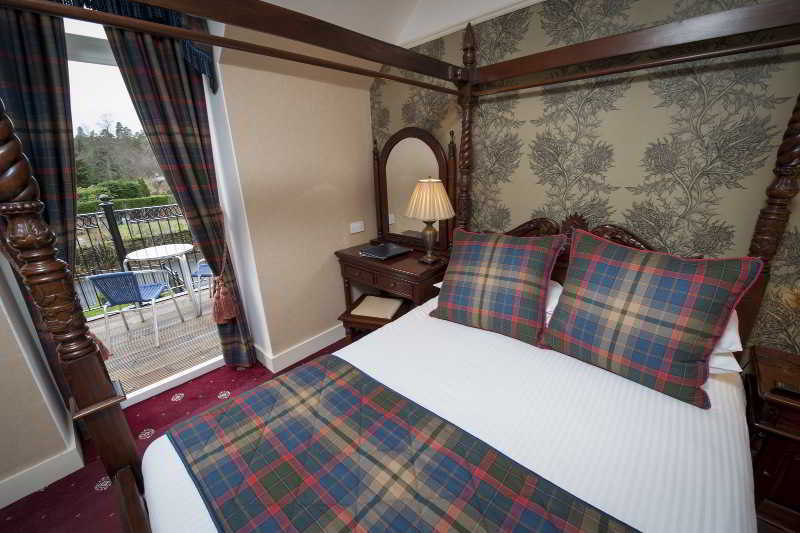 Loch Kinord Hotel Dinnet Exterior photo