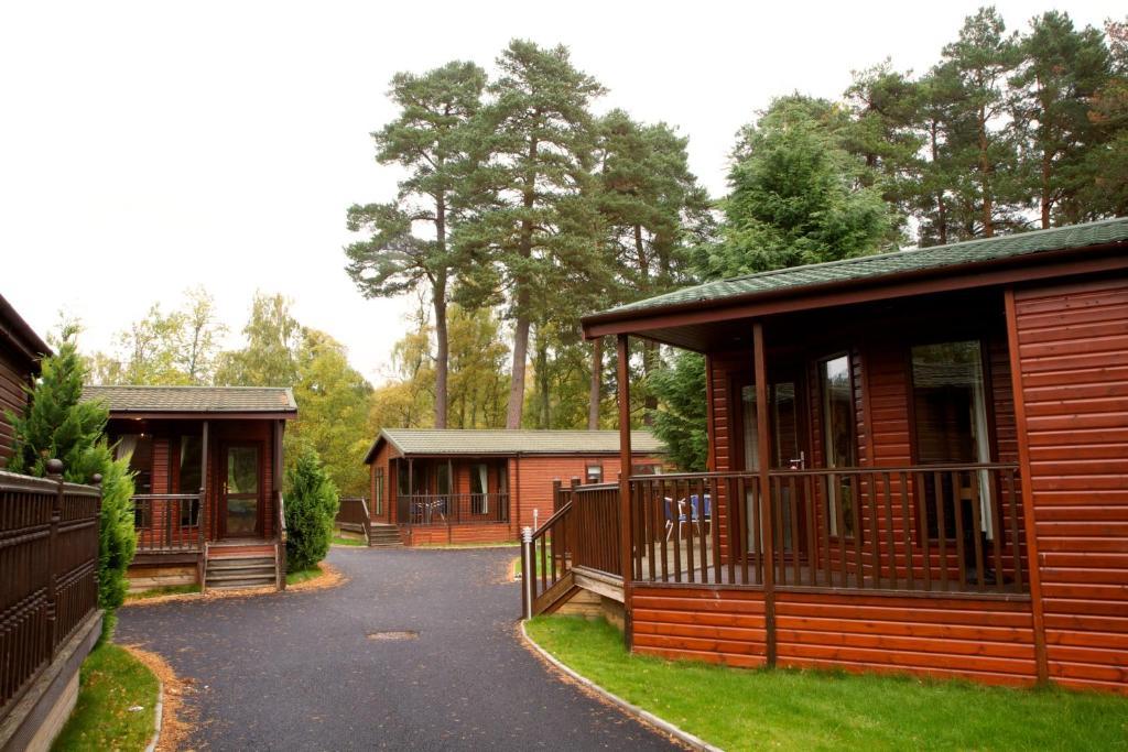 Loch Kinord Hotel Dinnet Exterior photo